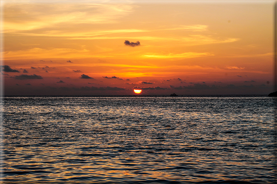 foto Alba e tramonto alle isole Maldive